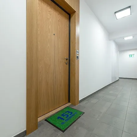 P&o Obozowa Apartman Varsó