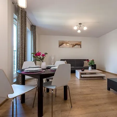 P&o Obozowa Apartman *